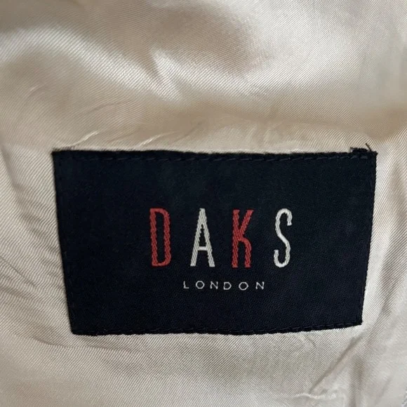 Elegant Beige Women's Blazer - Picture 7 of 11